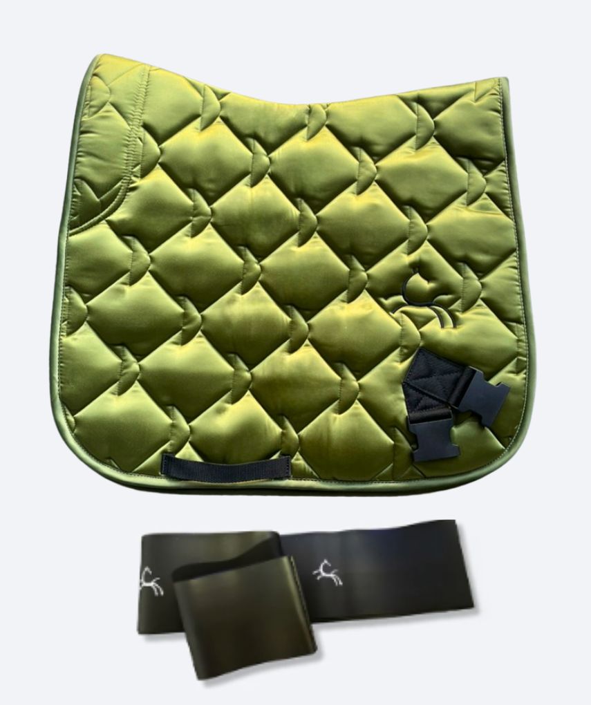 Green horse saddle pad with elastic training bands – 